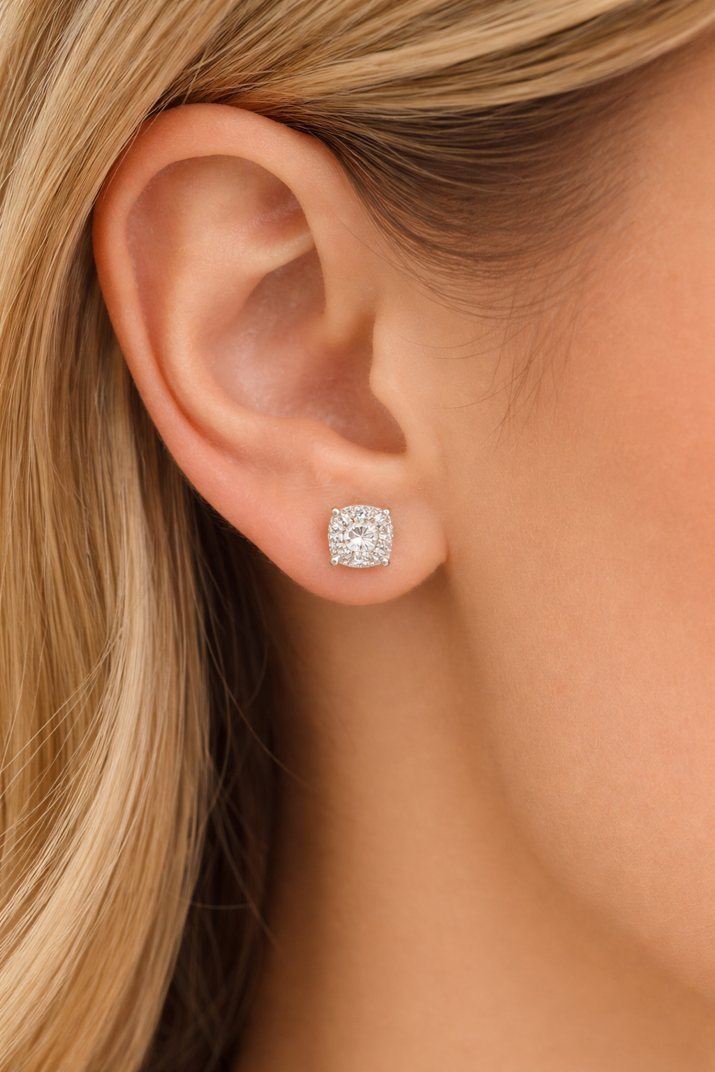 Aurora Classic Diamond Stud Earrings