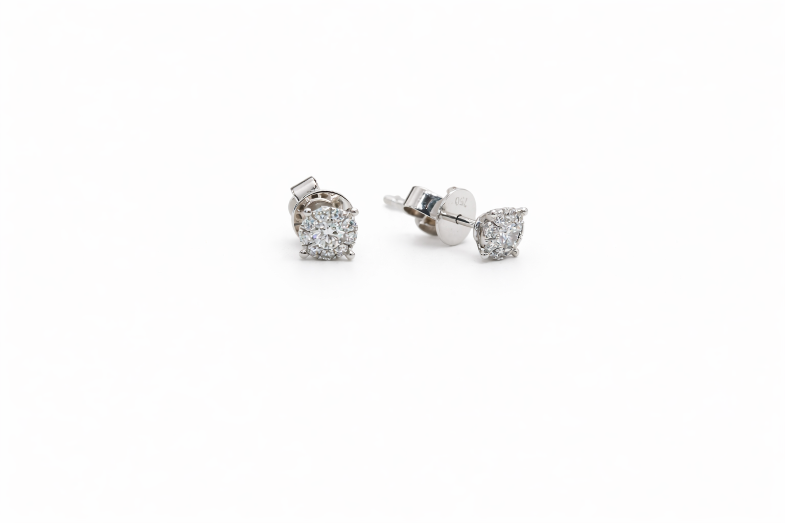 Aurora Classic Diamond Stud Earrings