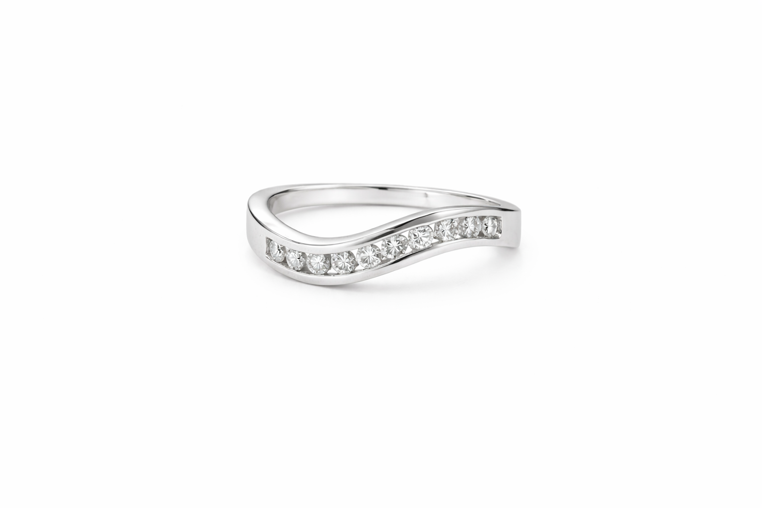 Wave Diamond Band Ring